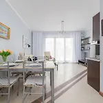 Center Ii By Renters Διαμέρισμα