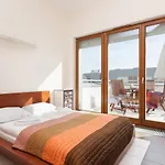 Center Ii By Renters *