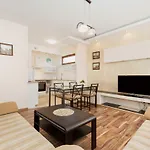 Center Ii By Renters Διαμέρισμα *