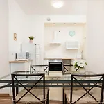 Center Ii By Renters Apartament
