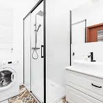 Center Ii By Renters Διαμέρισμα *