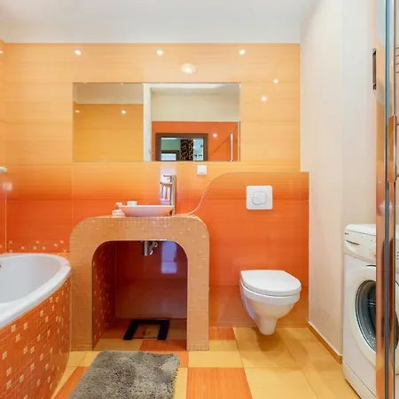 Center Ii By Renters *