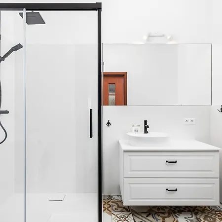 Center Ii By Renters شقة